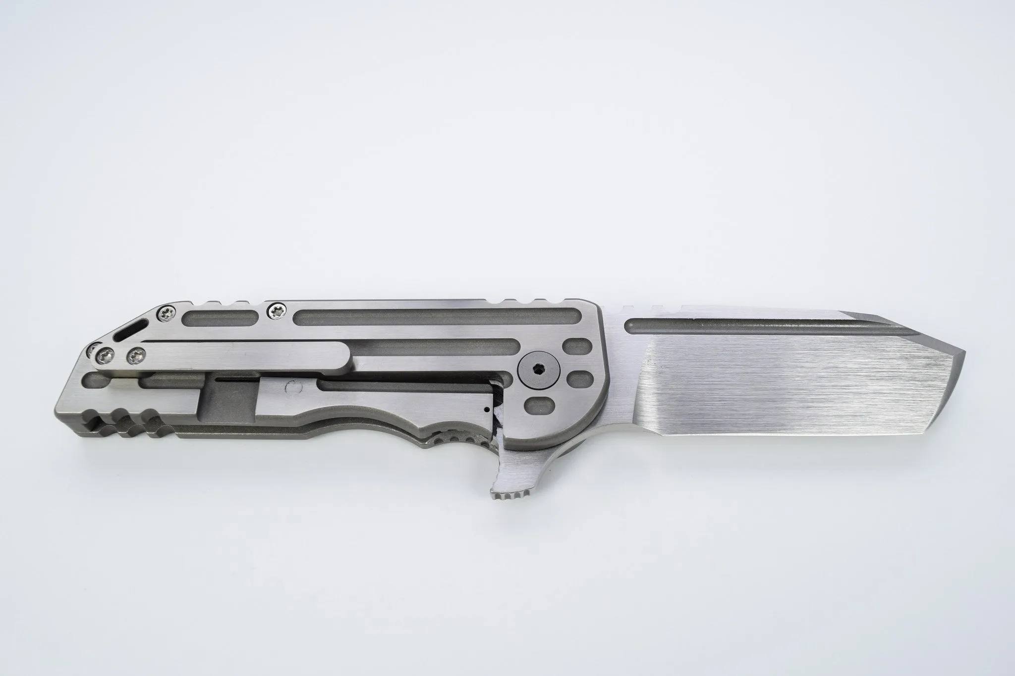 Alphahunter Tactical Design White Knight Warhorse - Free Shipping