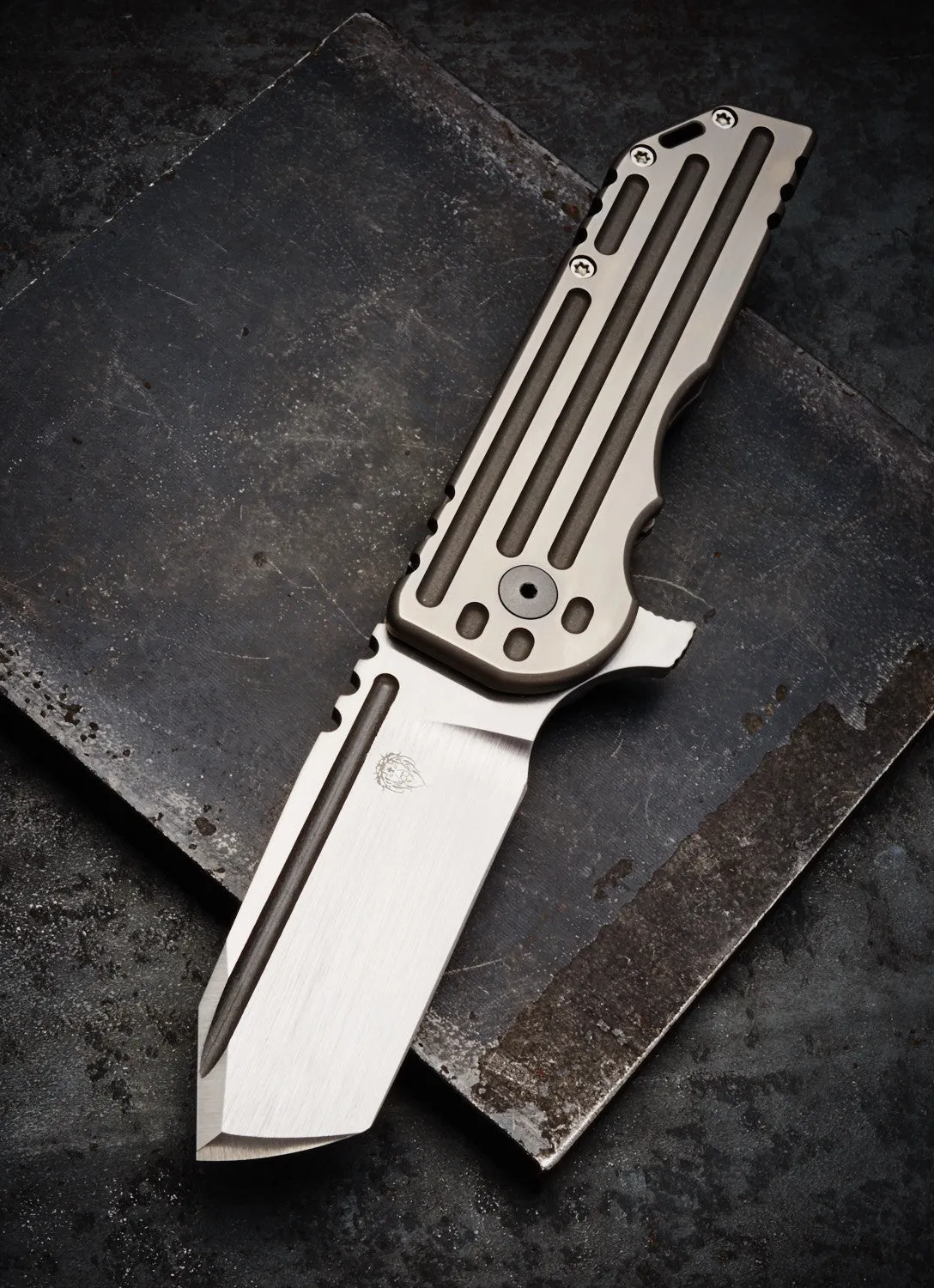 Alphahunter Tactical Design White Knight Warhorse - Free Shipping