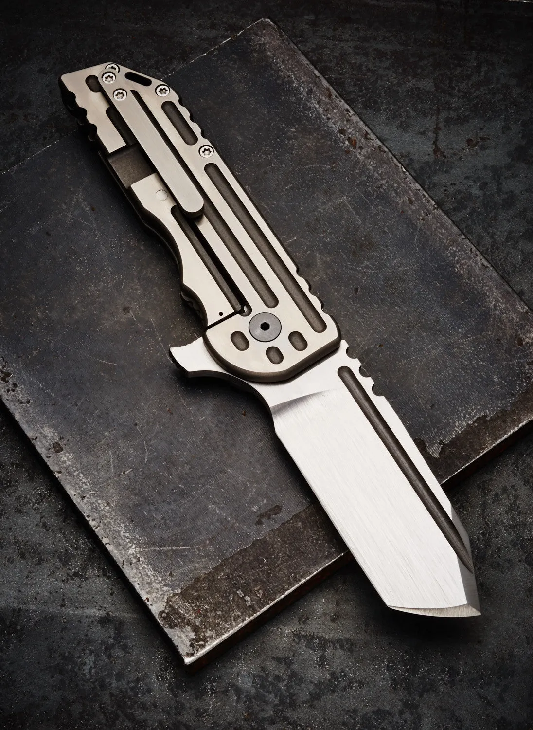 Alphahunter Tactical Design White Knight Warhorse - Free Shipping