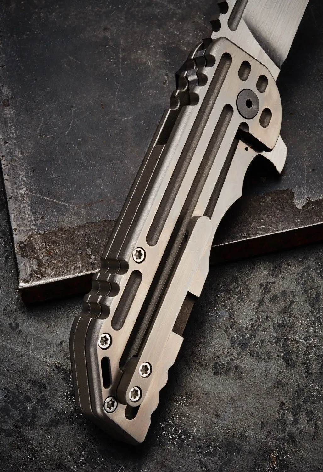 Alphahunter Tactical Design White Knight Warhorse - Free Shipping
