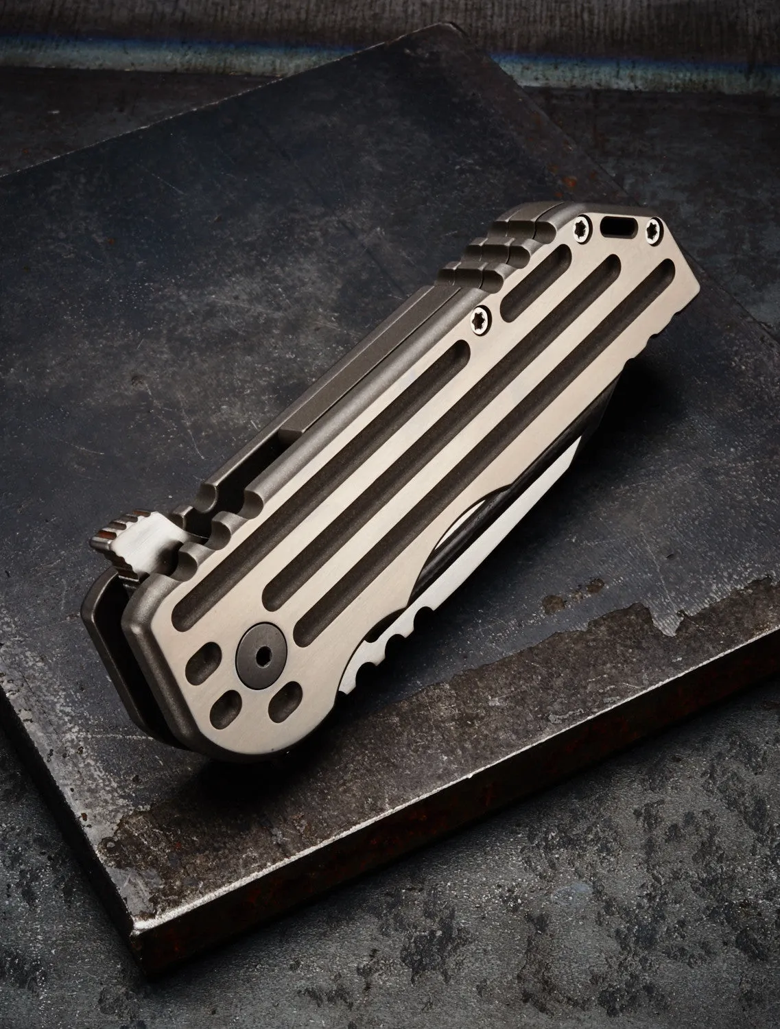 Alphahunter Tactical Design White Knight Warhorse - Free Shipping