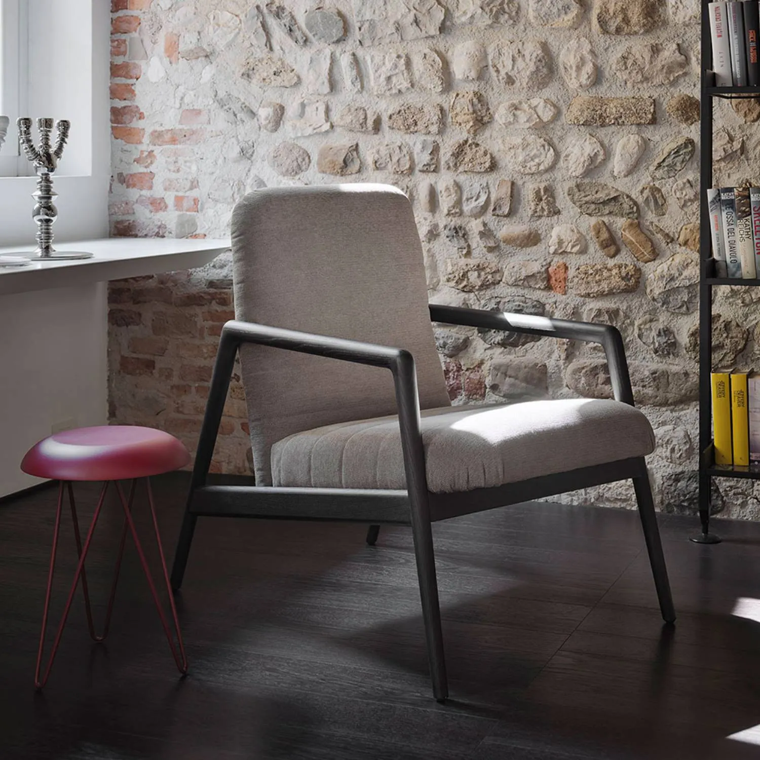 Carnaby Armchair | Retro Elegance & Luxurious Comfort