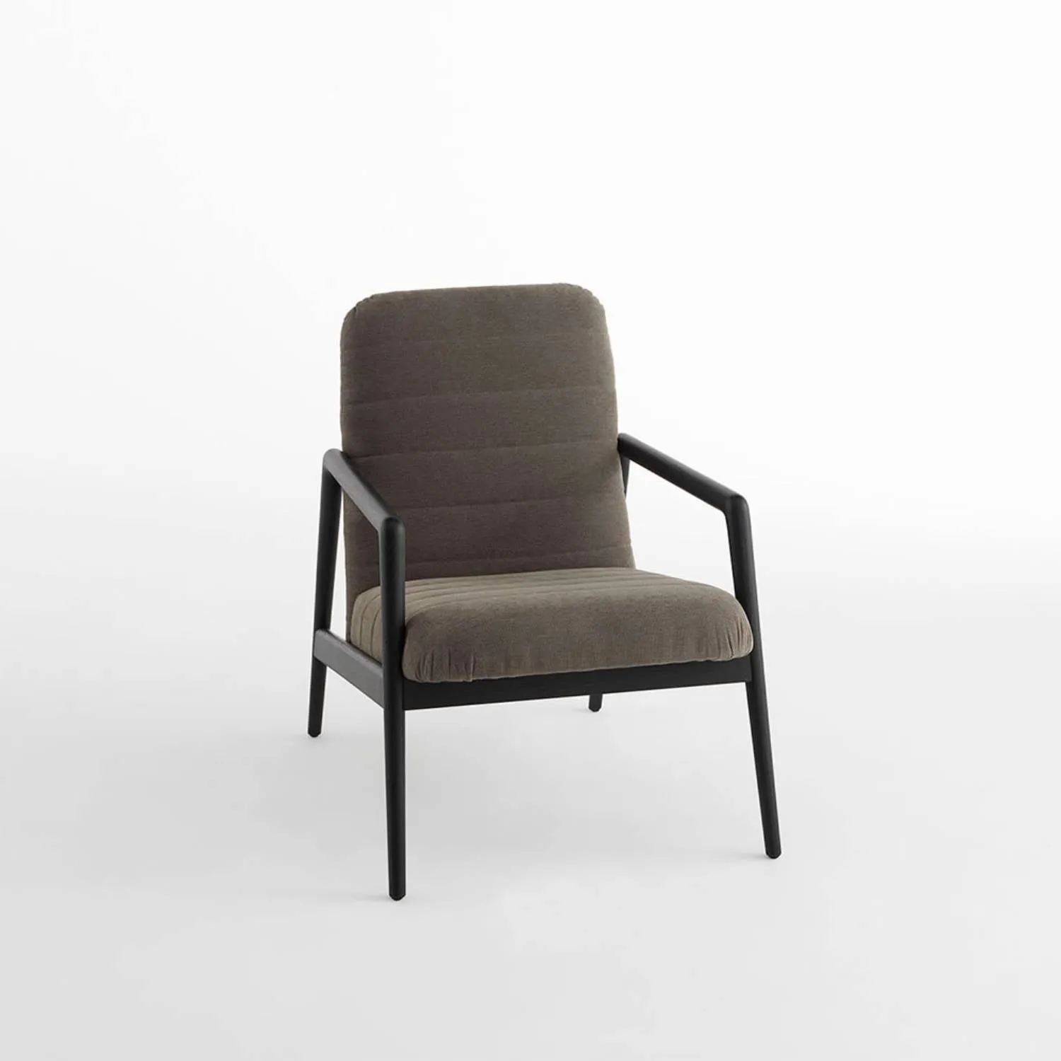 Carnaby Armchair | Retro Elegance & Luxurious Comfort