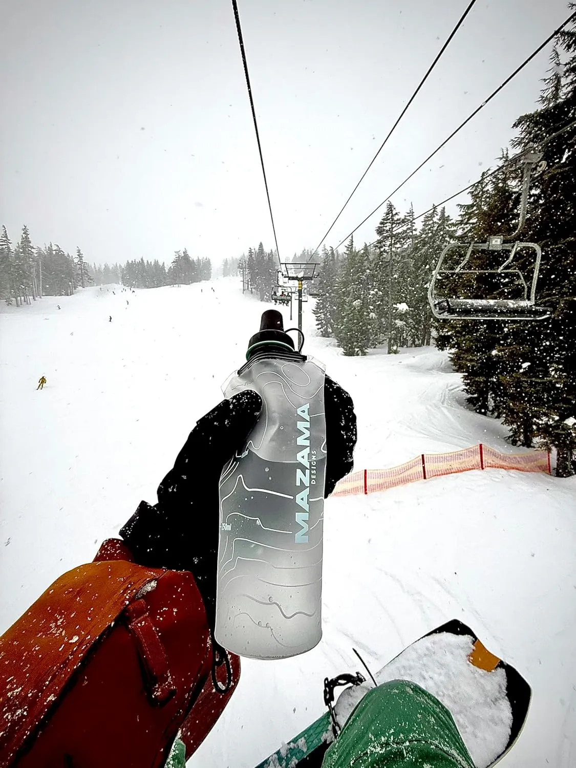 Mazama Aqua Bend Collapsible Soft Sport Water Bottle/Flask/Canteen. Ultralight and Eco-Friendly. Ideal for Running, Hiking, Cycling, Climbing. Fits Most Hydration Vests. (Glacier, 750ml)