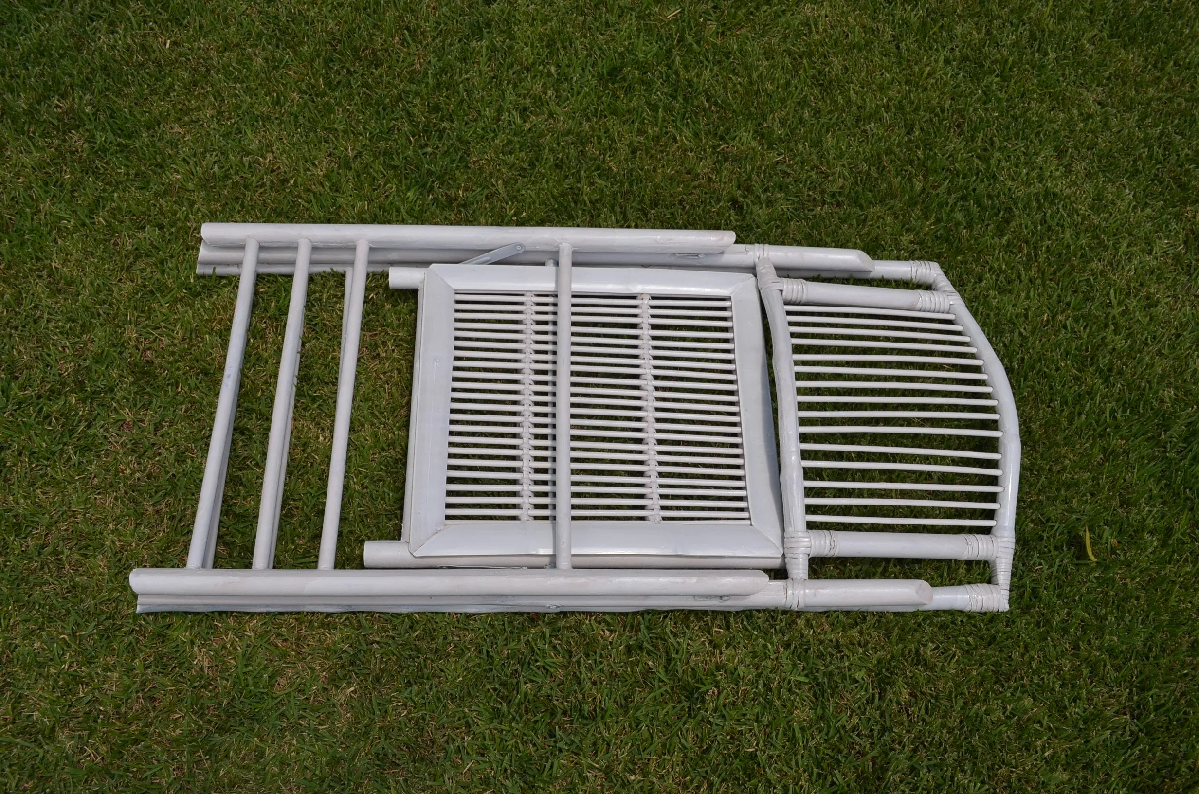 RUSTIC WHITE - Bamboo Folding Chair