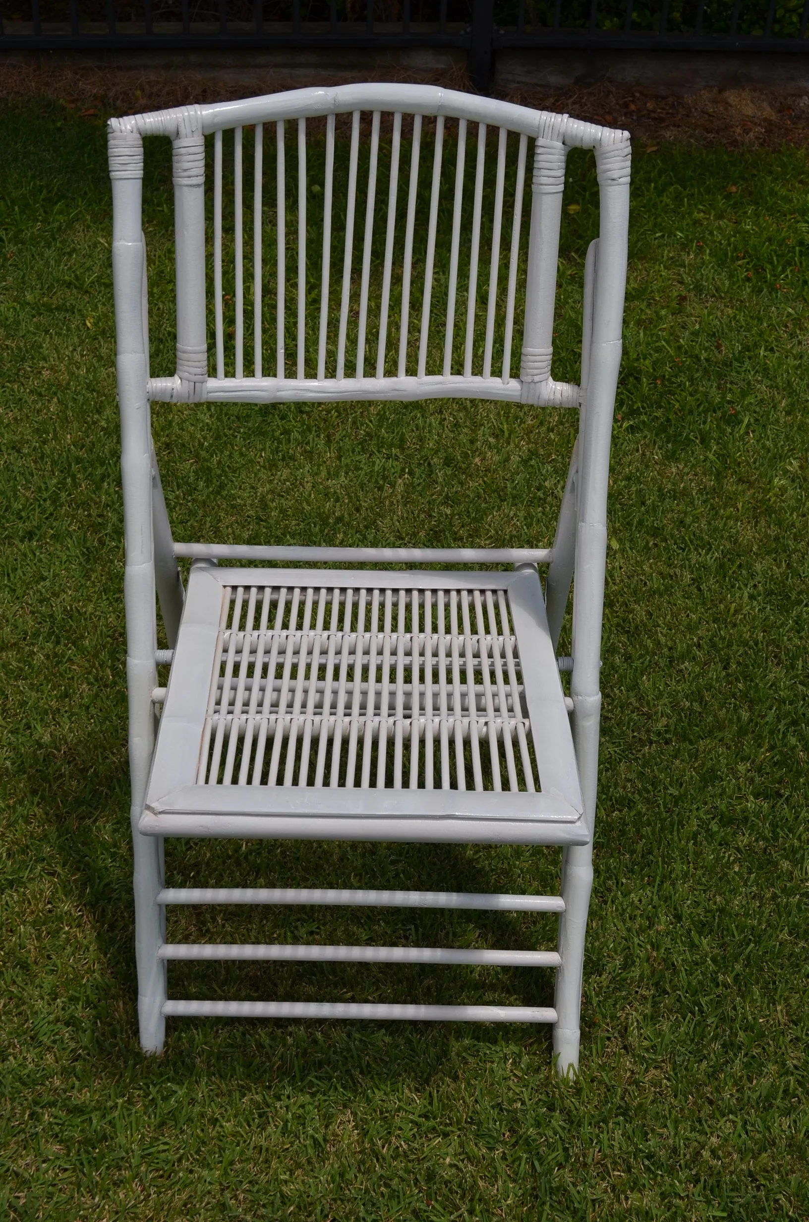 RUSTIC WHITE - Bamboo Folding Chair