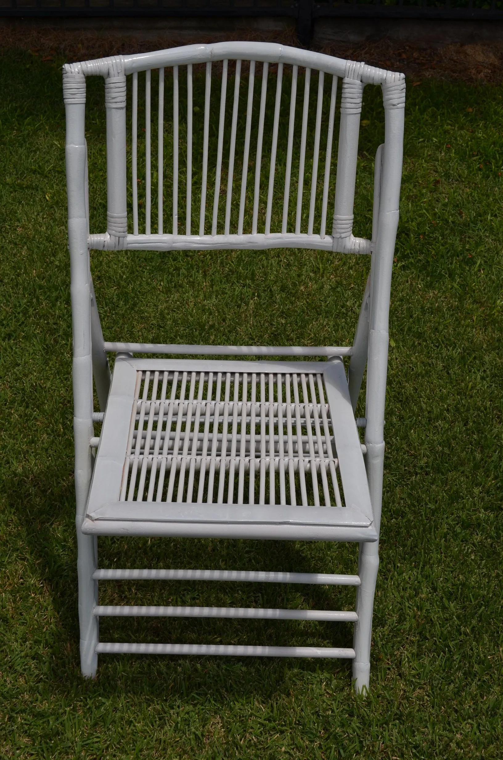 RUSTIC WHITE - Bamboo Folding Chair