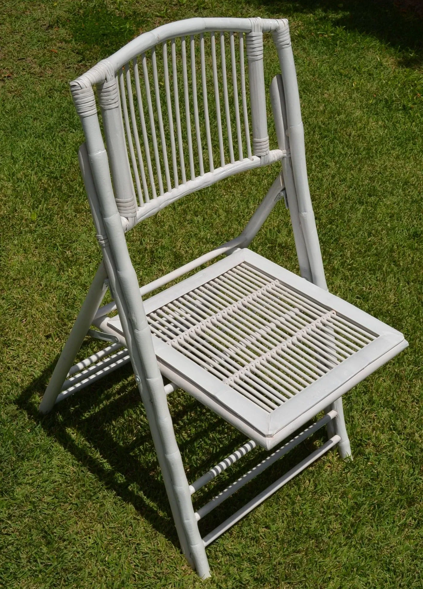 RUSTIC WHITE - Bamboo Folding Chair
