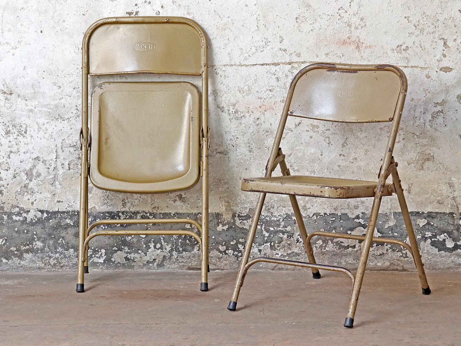 Set Of 12 Cappuccino Vintage Chairs