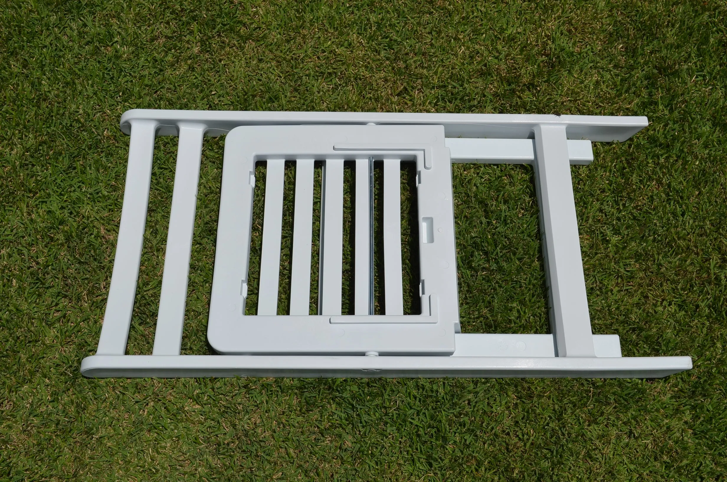 Slatted White Americana - Resin/Plastic