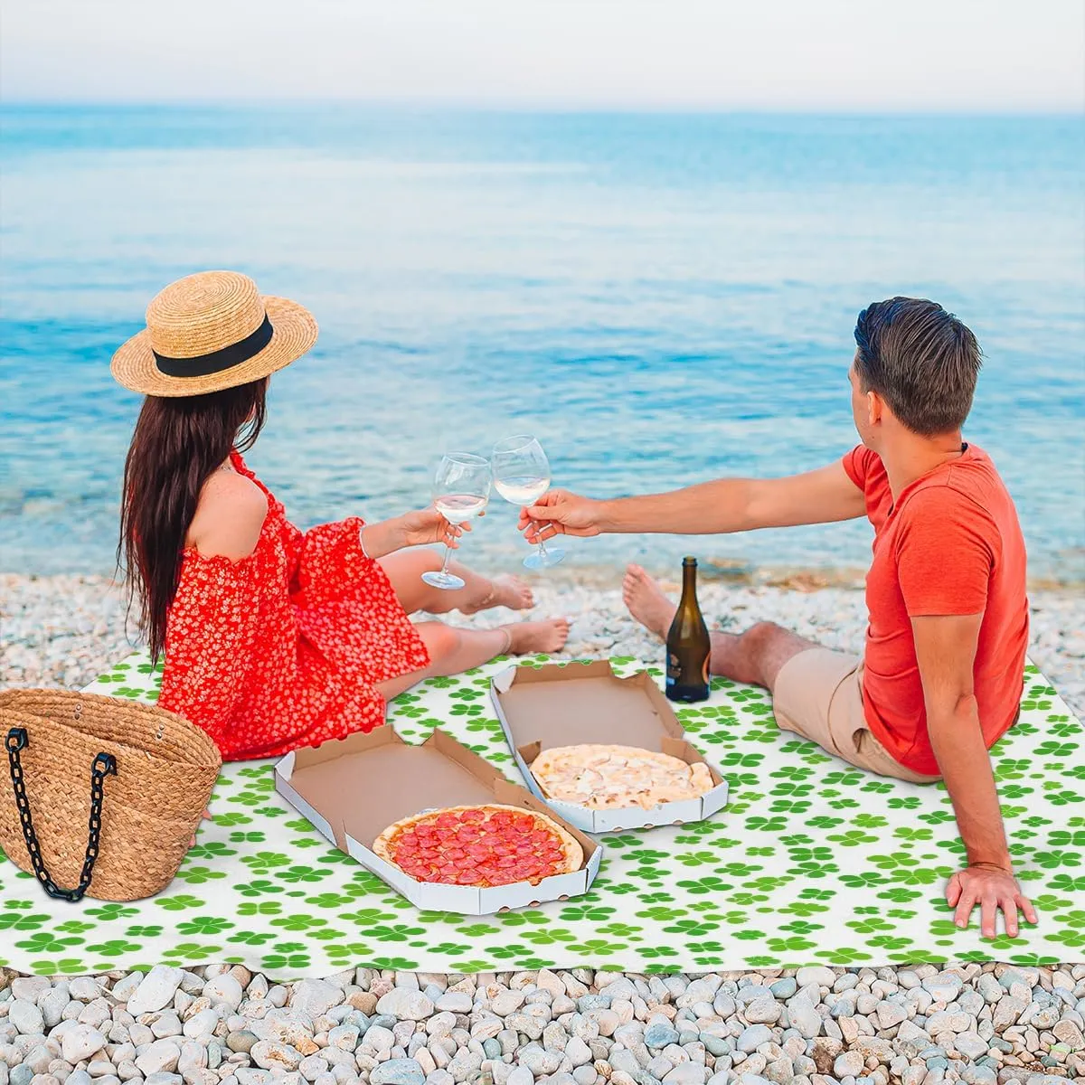 St. Patrick's Day Beach Blanket, Sandproof Beach Mat, Adults Waterproof Quick Drying Sand Free Mat with 4 x Ground Spikes for Outdoor Travel Camping Hiking, Green Shamrock Clover Leaves